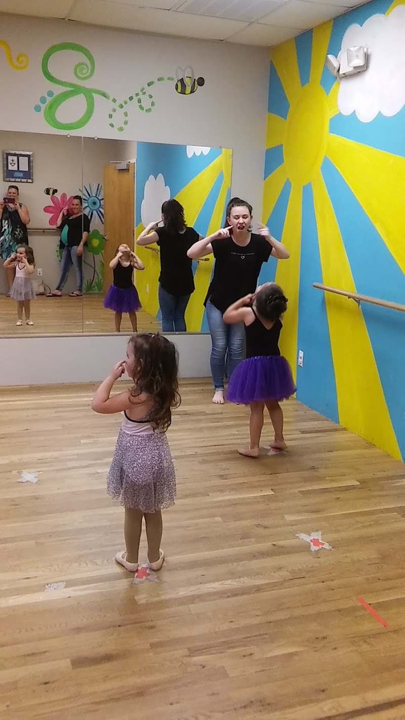 StarMakers Dance Co. photo 2